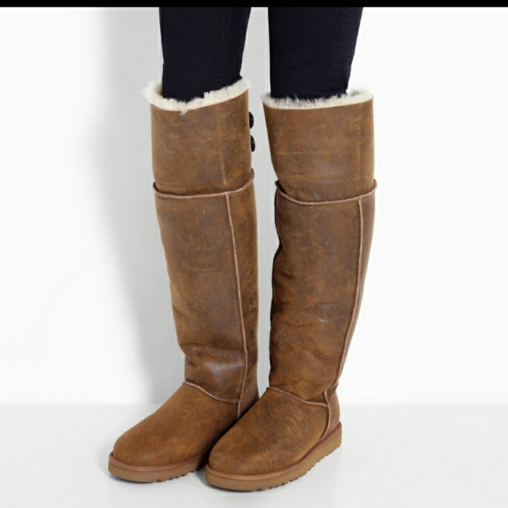 Looking to trade for these uggs!look thru my close